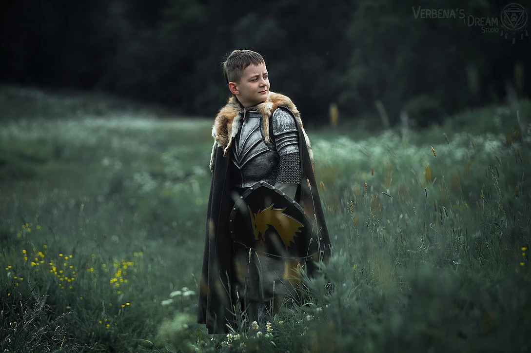 Новогодний костюм рыцаря из искусственного меха Новогодний костюм рыцаря